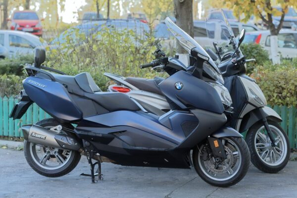 Aparcar 4 600x400 - 10 recomendaciones para aparcar tu moto en Madrid Central